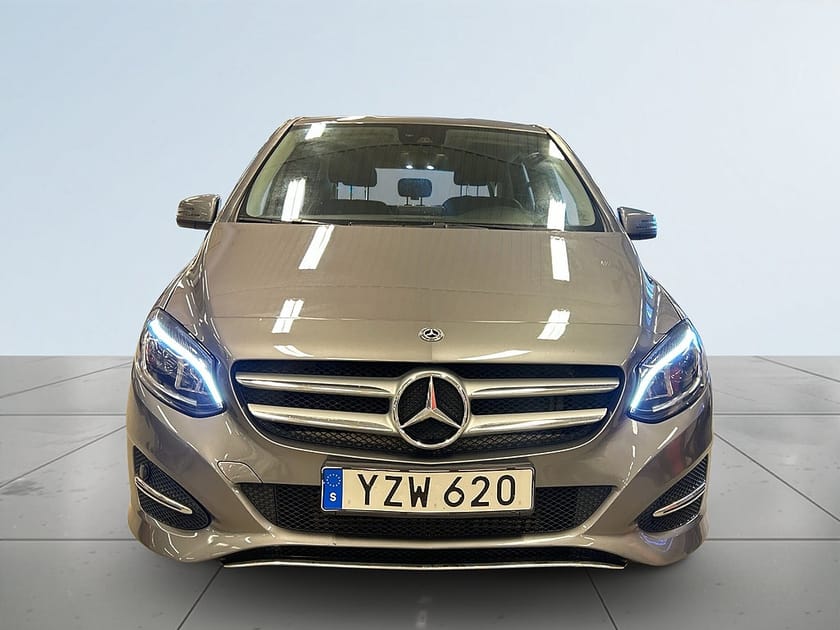 Bild 2 av Mercedes-Benz B 180 d 7G-DCT Urban MoK-värm/P-Sens/SoV-däck/CarPlay