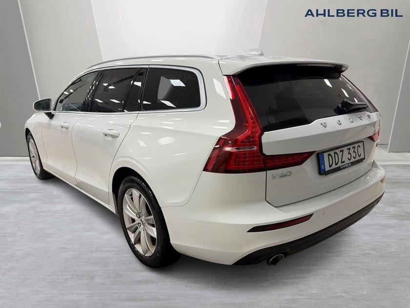 Bild 3 av Volvo V60 B4 Bensin Momentum Advanced Edition, HarmanKardon, Parkeringskamera bak, Navi, Intellisafe Assist, BLIS