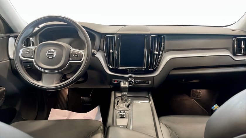 Bild 4 av Volvo XC60 Momentum Rattvärme Keyless