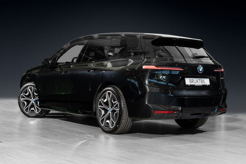 Bilde 2 av BMW iX xDrive50 Sportspakke 600km | Luft | SkyLounge | 22''