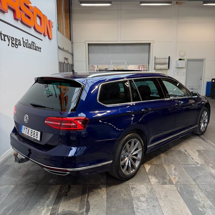 Bild 4 av Volkswagen Passat Sportscombi SC 2.0 TDI 4M GT R-Line Cockpit Pano Backkamera