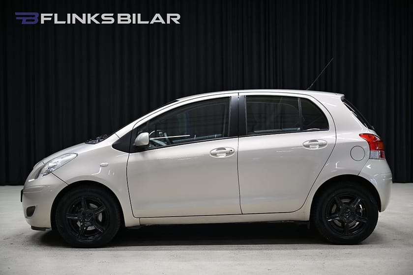 Bild 2 av Toyota Yaris 1.33 101HK Automat|Kamkedja|5dr