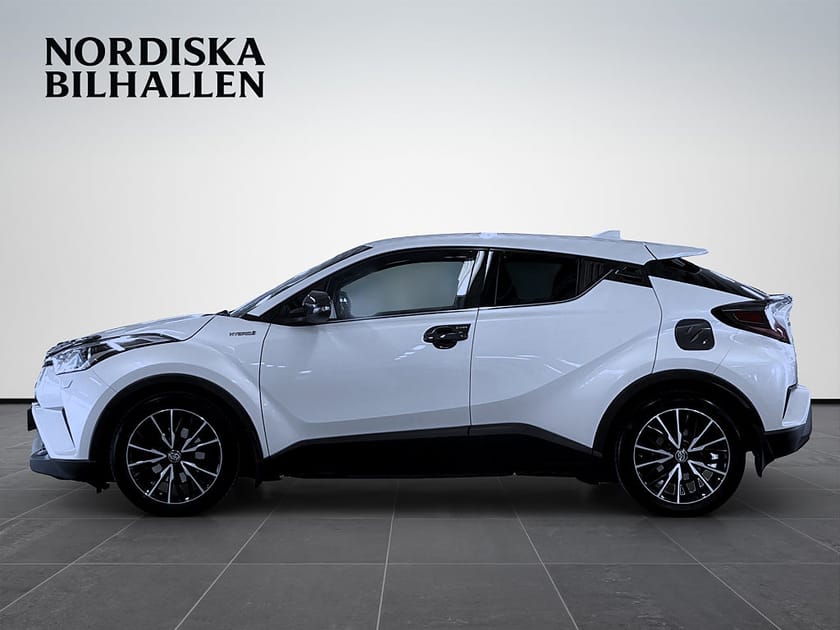 Bild 4 av Toyota C-HR Hybrid CVT X-Edition Nybesiktad JBL Backkamera Värmare