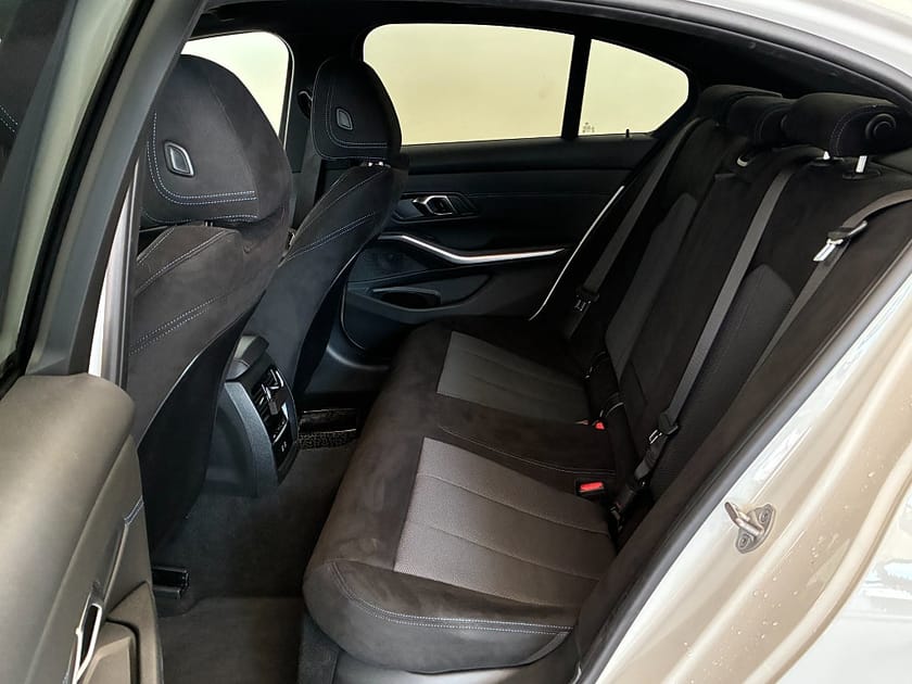 Bild 5 av BMW 330e Sedan M Sport Drag HiFi Rattvärme Park Assist