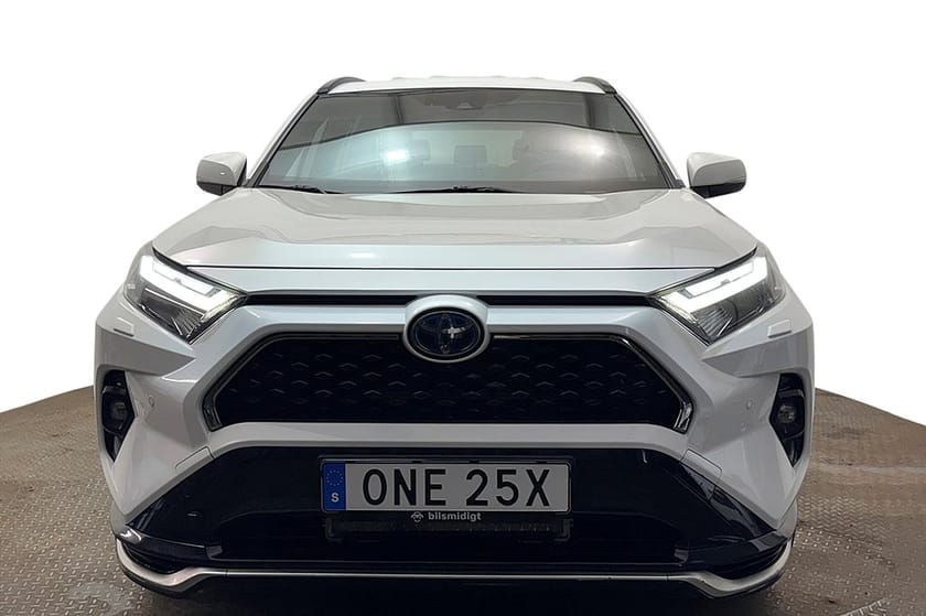 Bild 3 av Toyota RAV4 Plug-in Hybrid X-Edition Drag Kamera Keyless Delläder Värmare