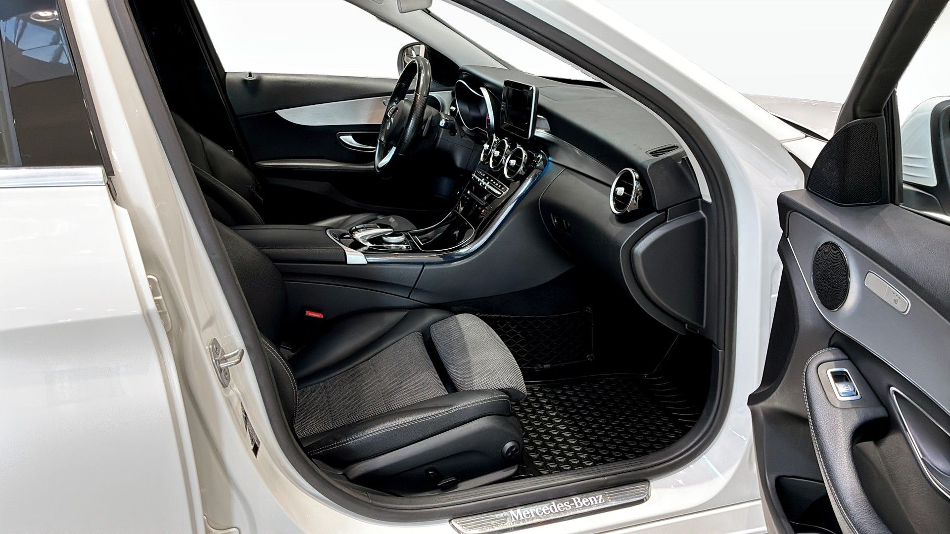 Mercedes-Benz C 200 2016, bild 3/10