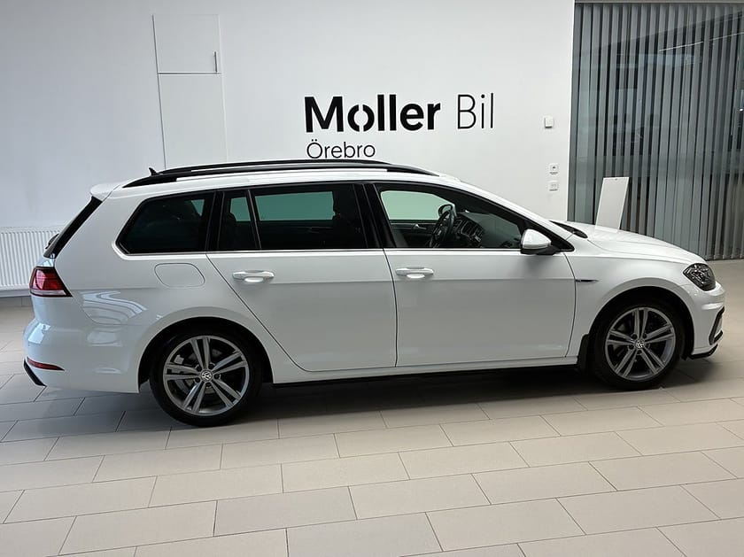 Bild 2 av Volkswagen Golf Sportscombi R-Line 1,5 TSI Drag/Backkamera