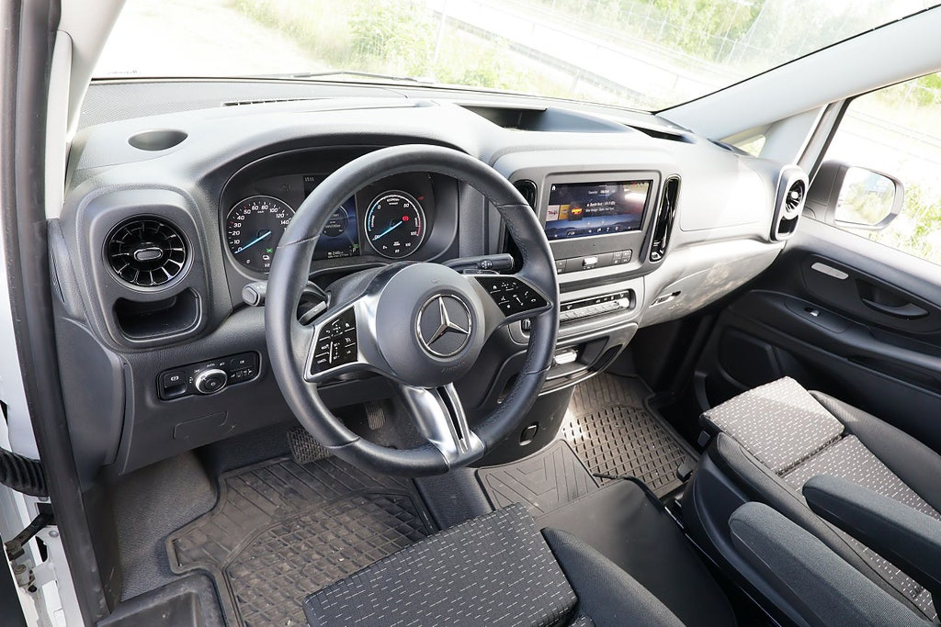 Mercedes-Benz eVito 112 2025, bild 7/10