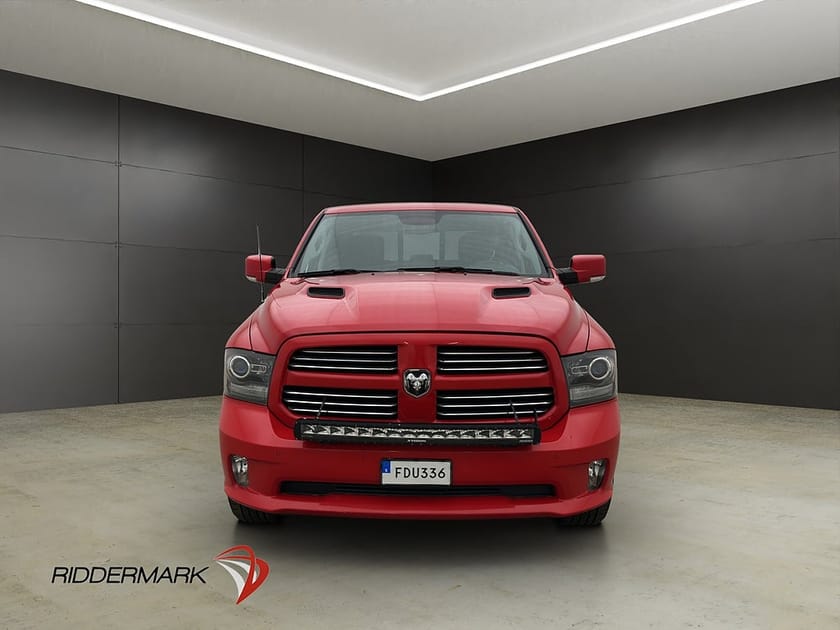 Bild 5 av RAM 1500 Crew Cab Dodge Sport 5.7 4x4 Luft Drag Skinn Taklucka Alpin