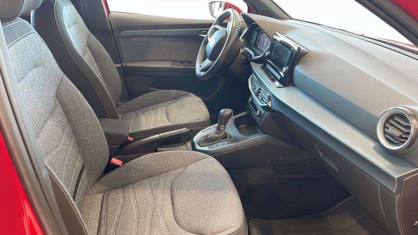 Bild 3 av SEAT Arona 1.0 TSI DSG  110hk X-Perience Carplay Cockpit
