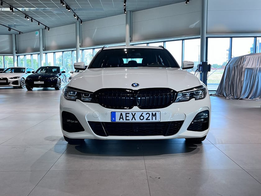Bild 2 av BMW 330e xDrive Touring M Sport