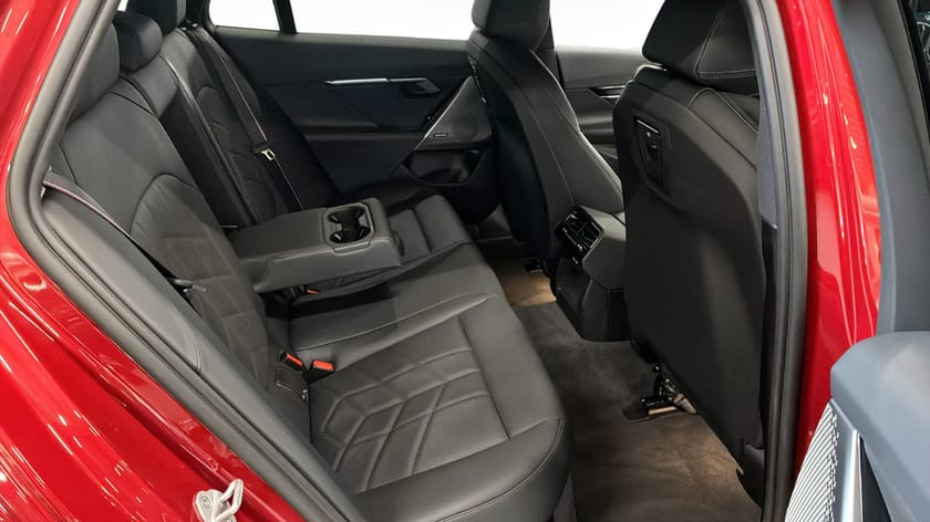 Bild 5 av BMW 530e xDrive Touring M-Sport PRO Drag Head-up