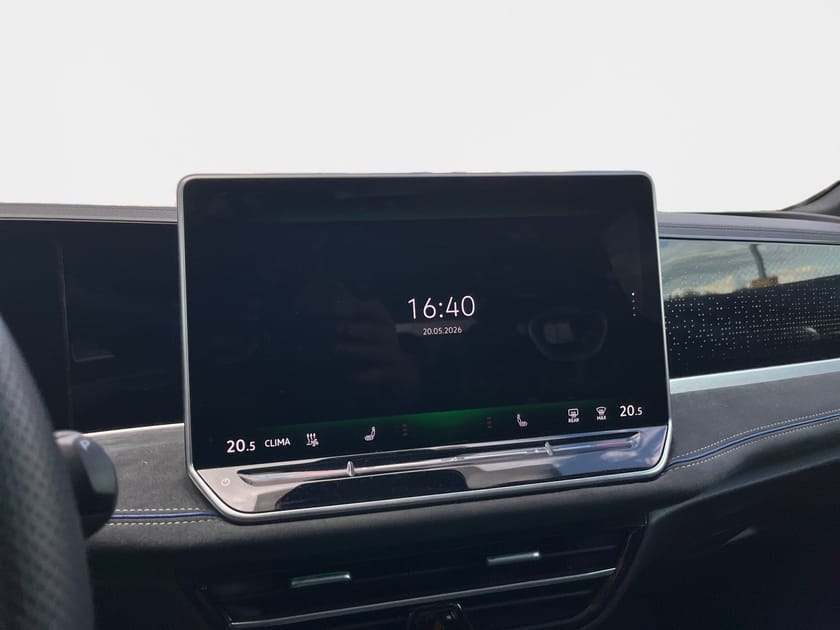 Bild 3 av Volkswagen Passat Variant eHybrid 1.5 TSI 272hk *Elstolar/Panoglastak*