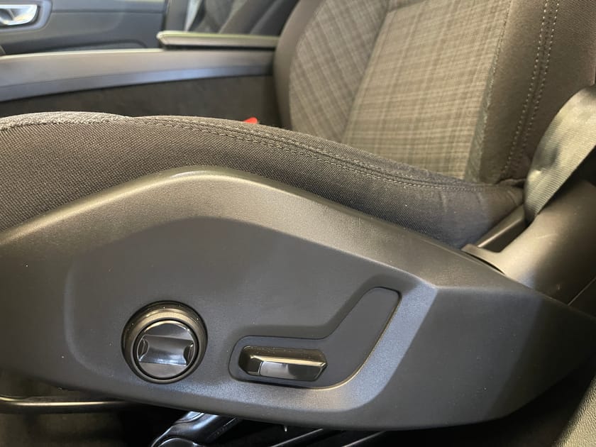 Bild 5 av Volvo XC60 Recharge T6 Core Edition / Tonade rutor / Navigation /