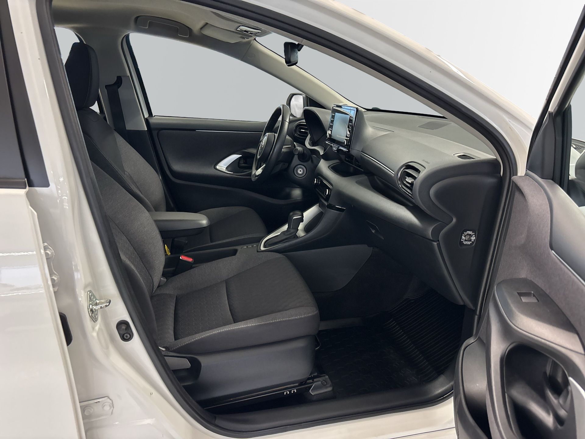 Toyota Yaris Hybrid 2023, kuva 6/7