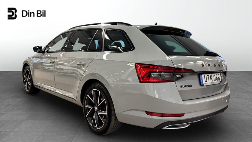 Bild 3 av Škoda Superb iV Kombi SPORTLINE | Panorama | Dragkrok