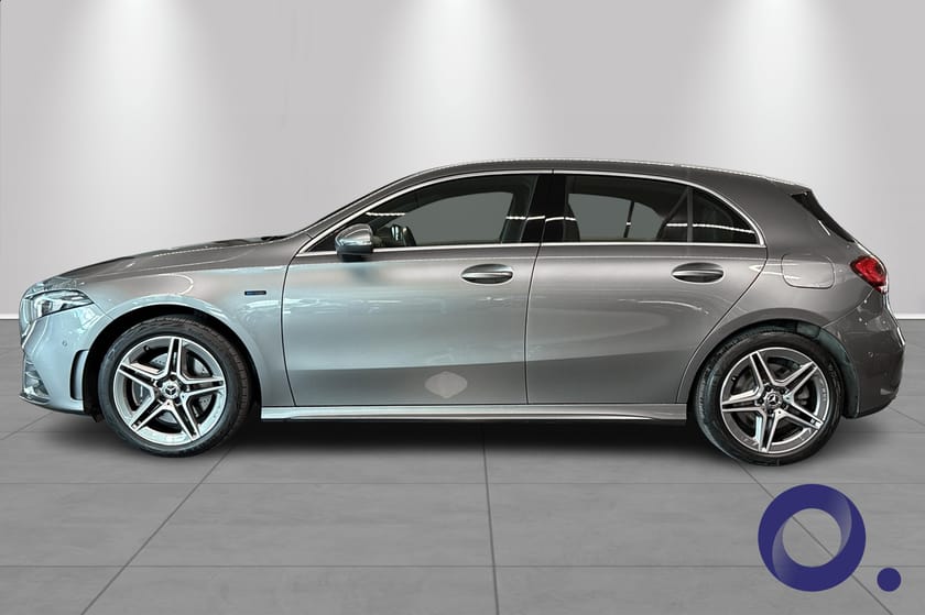 Bilde 3 av Mercedes-Benz A 250 e 250e AMG || Krok || LED || Ryggekamera
