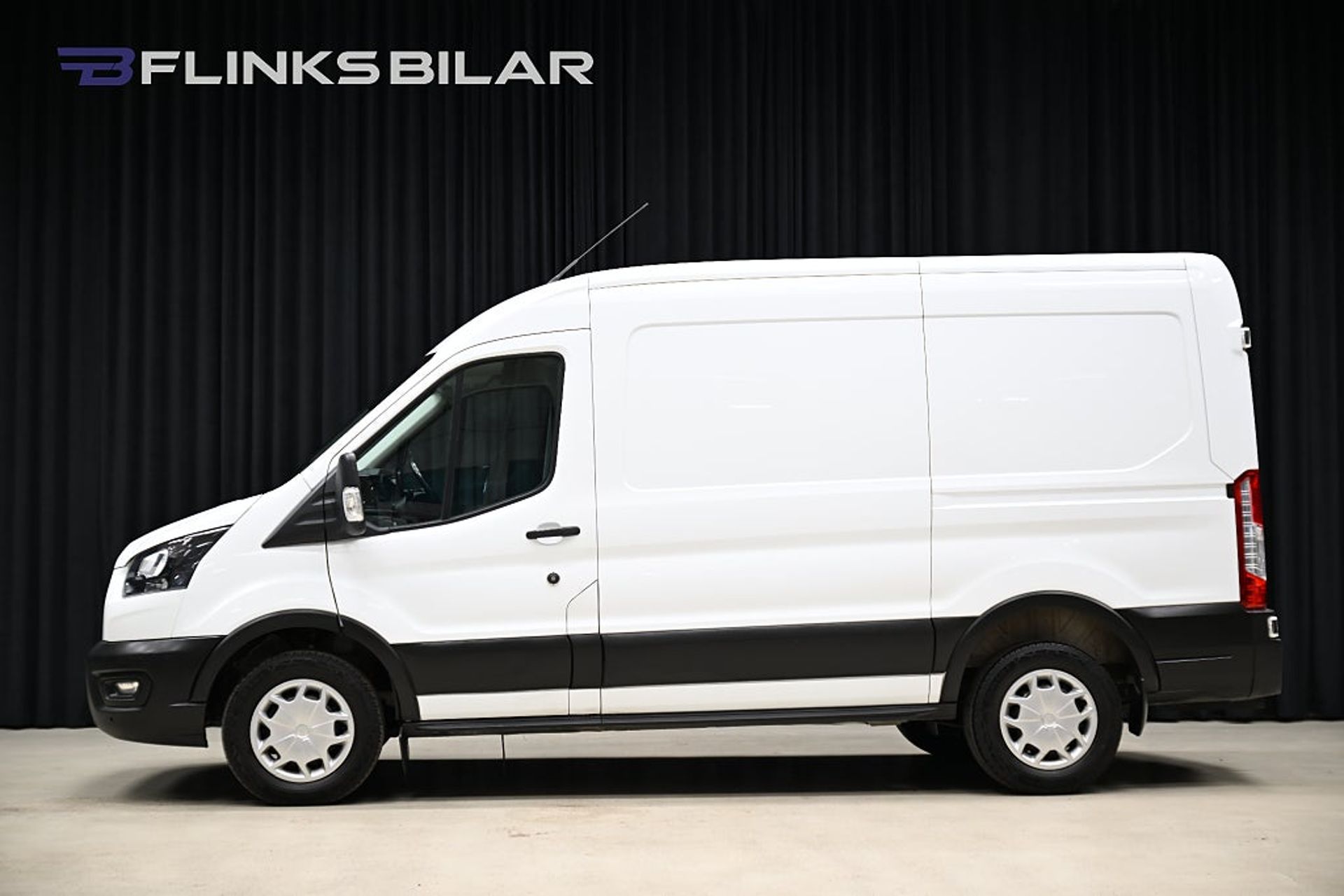 Ford Transit 350 170HK L3H2 Automat 2023, photo 3/10