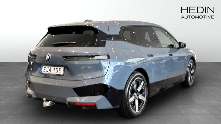 Bild 2 av BMW iX xDrive40 40 xDrive Luftfjädring, Sportpaket, Laser