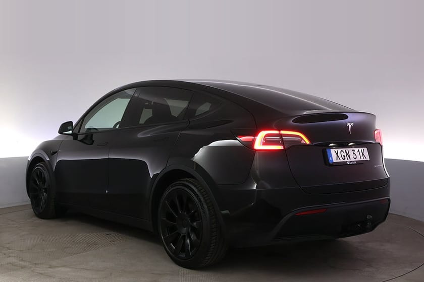 Bild 4 av Tesla Model Y Long Range AWD Autopilot Pano Drag