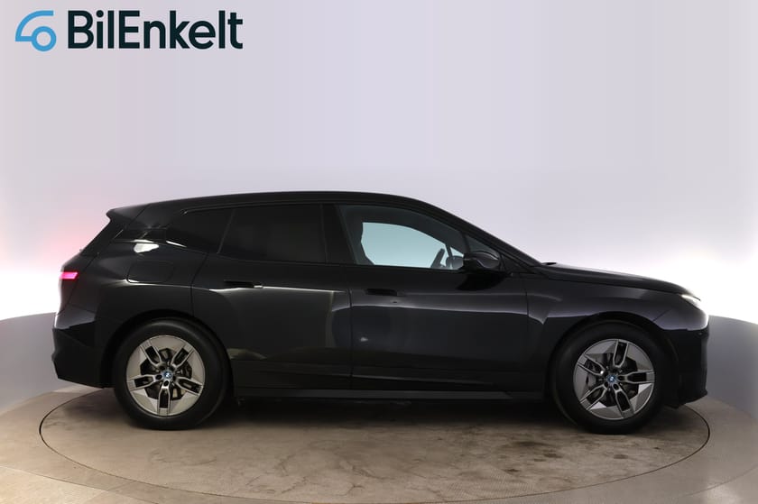 Bild 2 av BMW iX xDrive40 Sky Lounge Pano H&K 360*