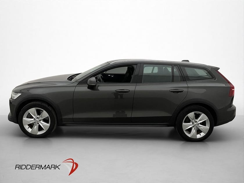 Bild 4 av Volvo V60 Cross Country B4 AWD 197hk Kamera VOC Drag