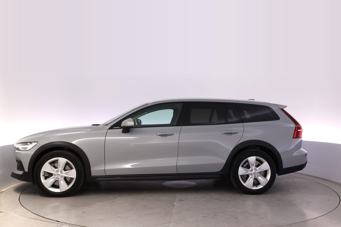 Volvo V60 2024 - miniatyr 2