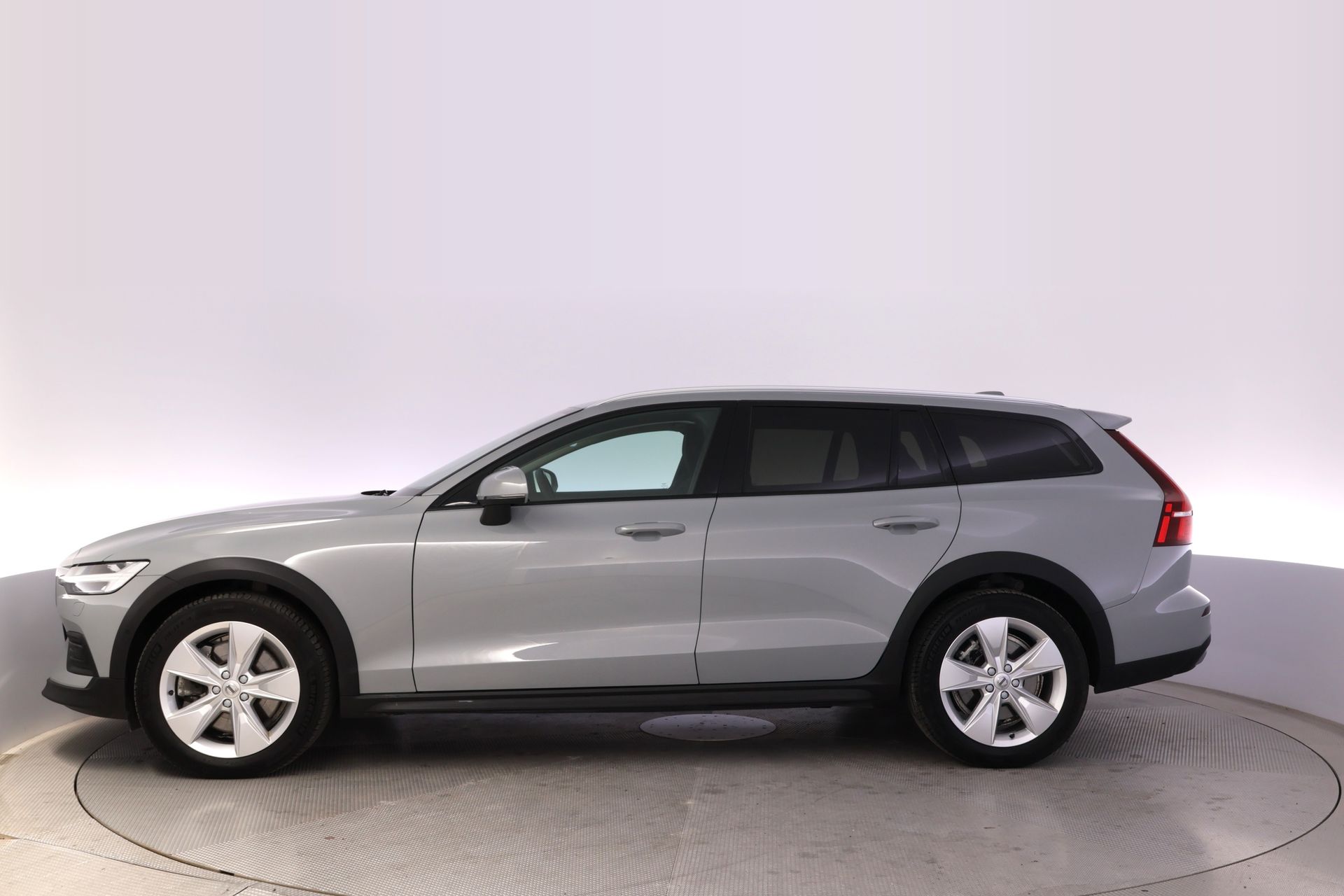 Volvo V60 Cross Country 2024, bild 2/10