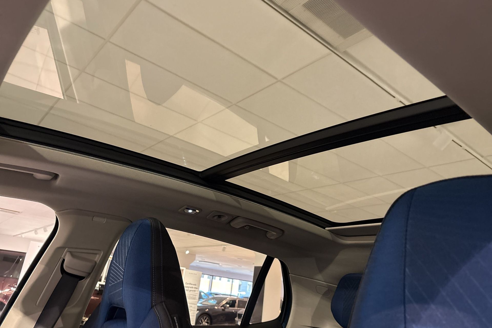 Lynk & Co 01 PHEV 2022, photo 5/16