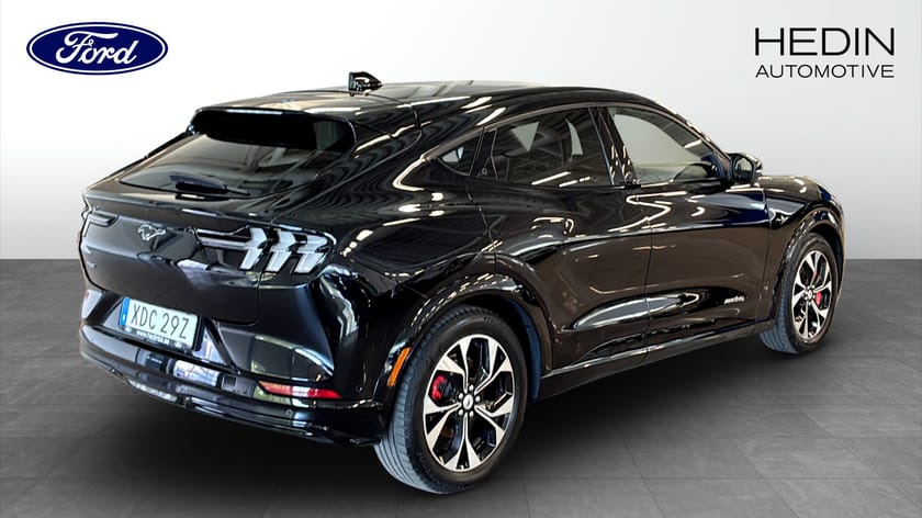 Bild 2 av Ford Mustang Mach-E Long Range AWD Range|55mil|teknik+|351hk|360-kamera|