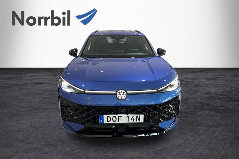 Bild 3 av Volkswagen T-Roc R-Line eTSI 150 DSG Black Style 20 tum 360 kameror
