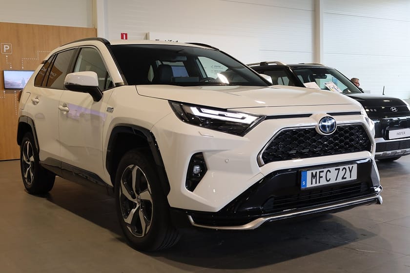 Bild 4 av Toyota RAV4 Plug-in Hybrid 306hk AWD / X-Edition / Drag / Kamera