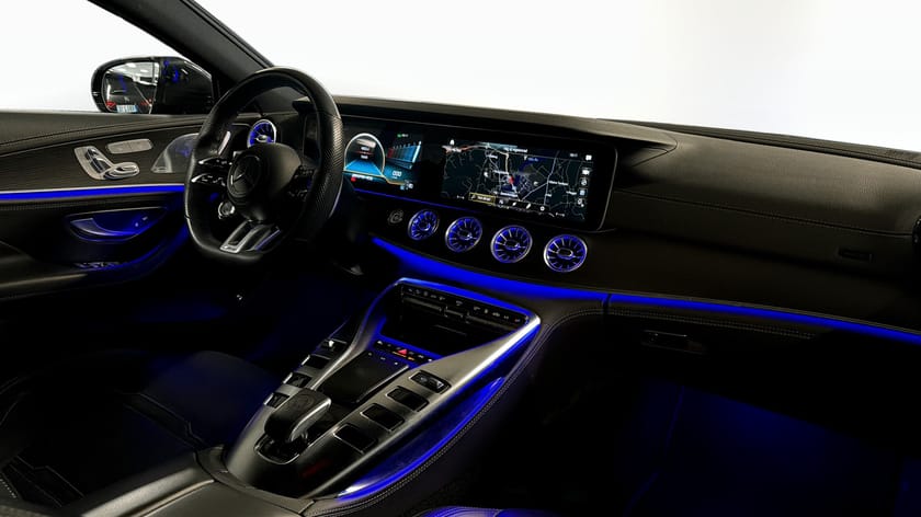 Bild 3 av Mercedes-Benz AMG GT 4 43 4MATIC+ Coupe SV-Såld Burmester Drag