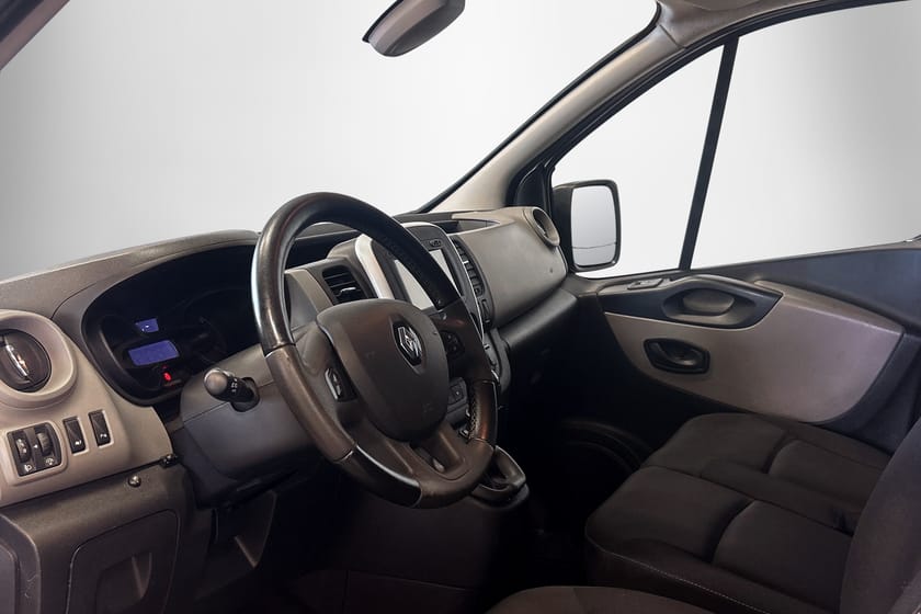 Bild 4 av Renault Trafic Skåpbil 2.7T 125HK | VÄRMARE | DRAG | KAMKEDJA