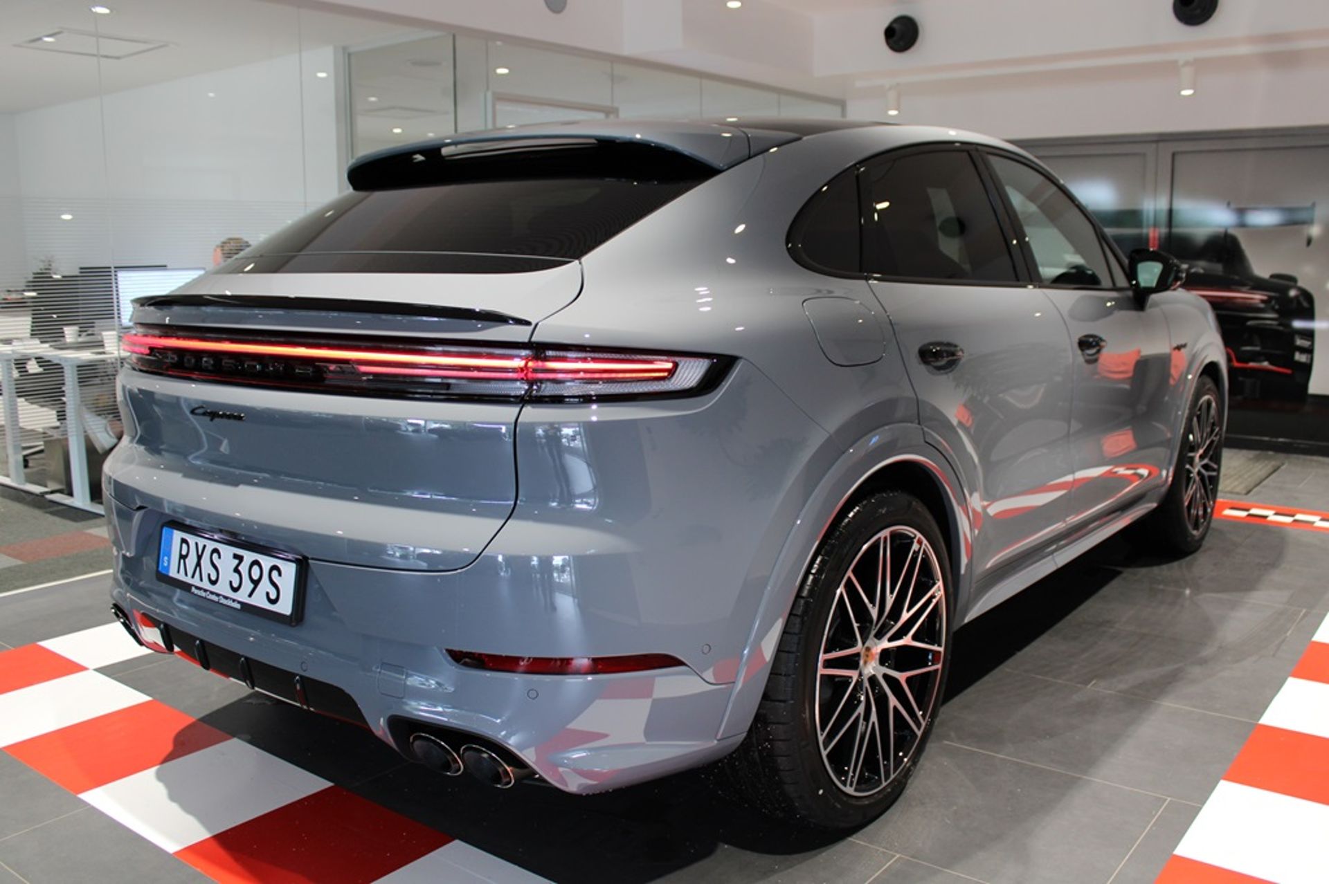 Porsche Cayenne E-Hybrid Coupé 2026, bild 7/24