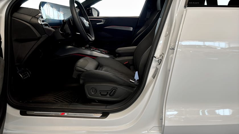 Bild 2 av Audi A5 Avant e-hybrid quattro Laddhybrid S-line/367 HK/Drag/värmare