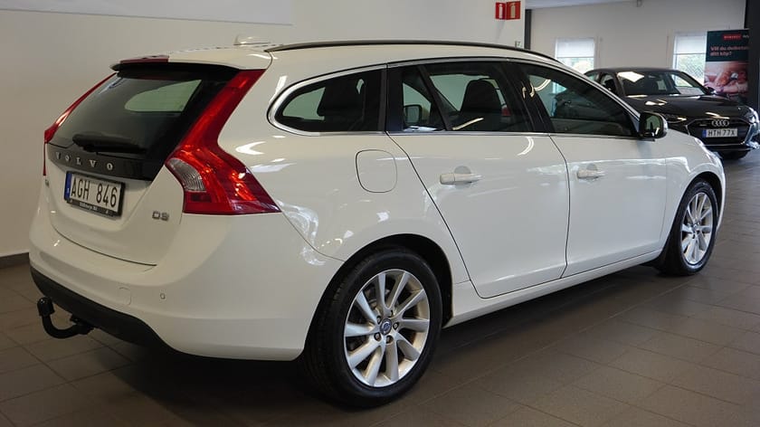 Bild 3 av Volvo V60 D3 Geartronic/Momentum/AUTO/DRAG/PDC/VOC/KEYLESS-START