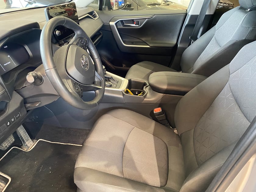 Bild 3 av Toyota RAV4 Hybrid AWD-i 2,5 HEV Active Komfortpaket Drag