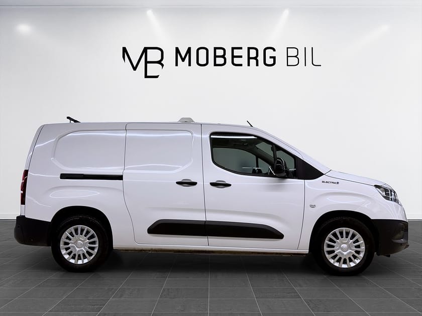 Bild 4 av Toyota ProAce City Electric 50 kWh 136hk Helg på Moberg! V-inrett Drag Navi