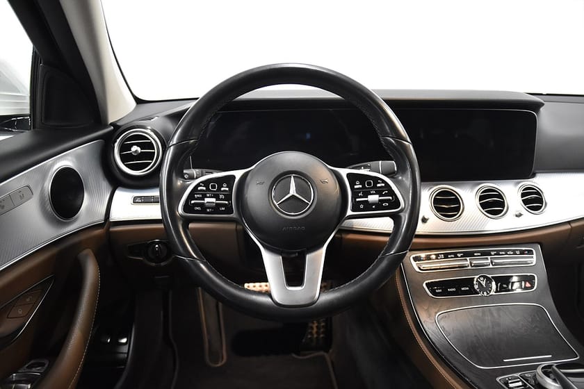 Bild 2 av Mercedes-Benz E 220 d 4MATIC All-Terrain Avantgarde Drag Skinn Widescreen 194hk