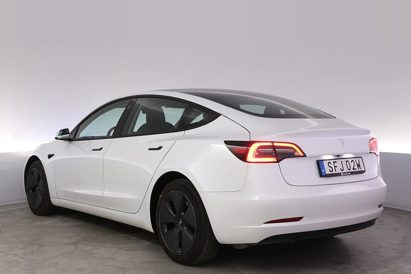 Bild 4 av Tesla Model 3 Standard Range Refresh AP Pano V-hjul
