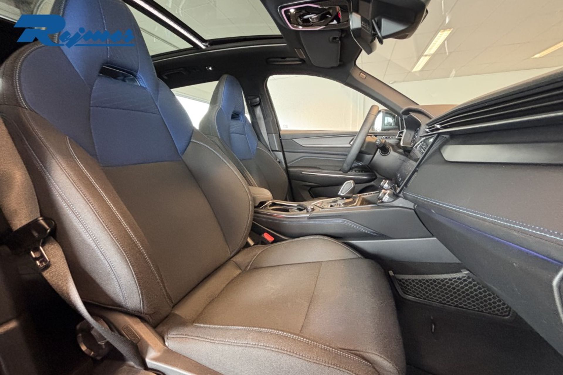 Lynk & Co 01 PHEV 2023, kuva 6/10