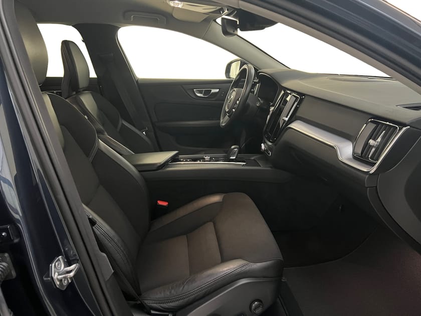 Bild 4 av Volvo V60 Cross Country B4 AWD Diesel Adv SE | Dragkrok | H/K | Parkeringskamera bak