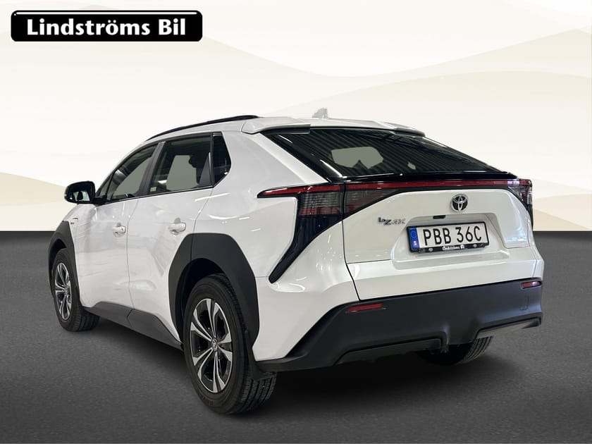 Bild 4 av Toyota bZ4X Active 71.4 kWh  FWD Drag Vhjul