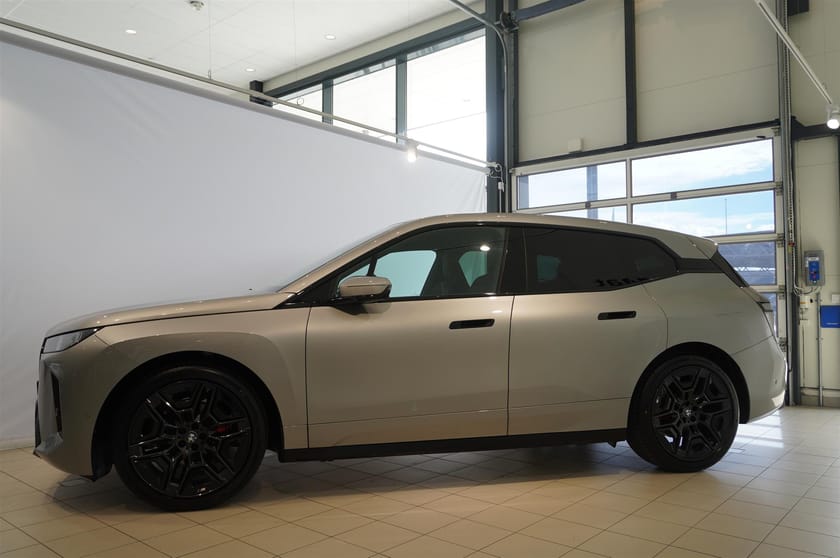 Bild 3 av BMW iX xDrive60 M Sport Pro Edition