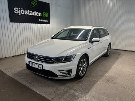 Volkswagen Passat Variant GTE SC 218hk Cockpit/Drag/Värmare/Carplay