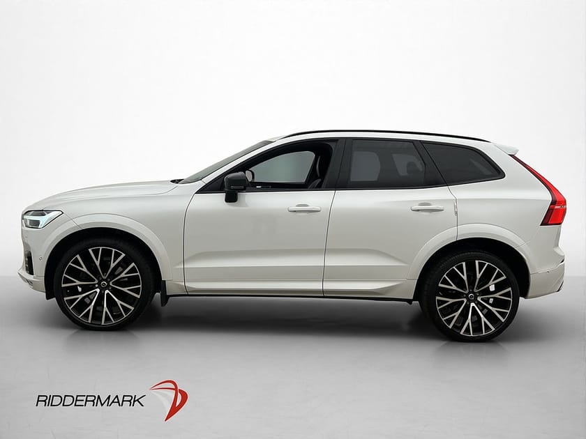 Bild 4 av Volvo XC60 B5 AWD R-Design Luftfjädring B&W Pano Massage