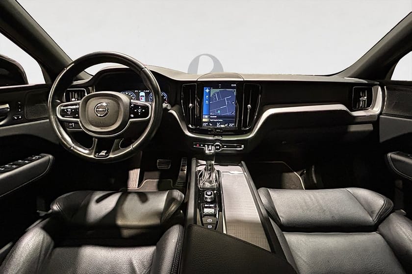 Bild 3 av Volvo XC60 T5 250HK R-DESIGN AUT NAVI H&K AWD PANO VOC 21"
