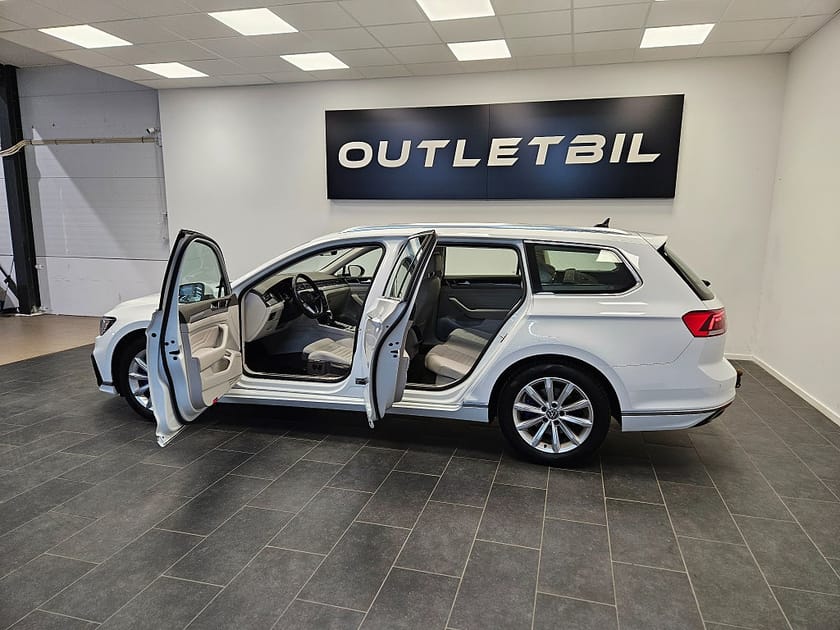 Bild 3 av Volkswagen Passat Sportscombi GTE PHEV 1.4 TSI 218hk Navi Backkamera Drag