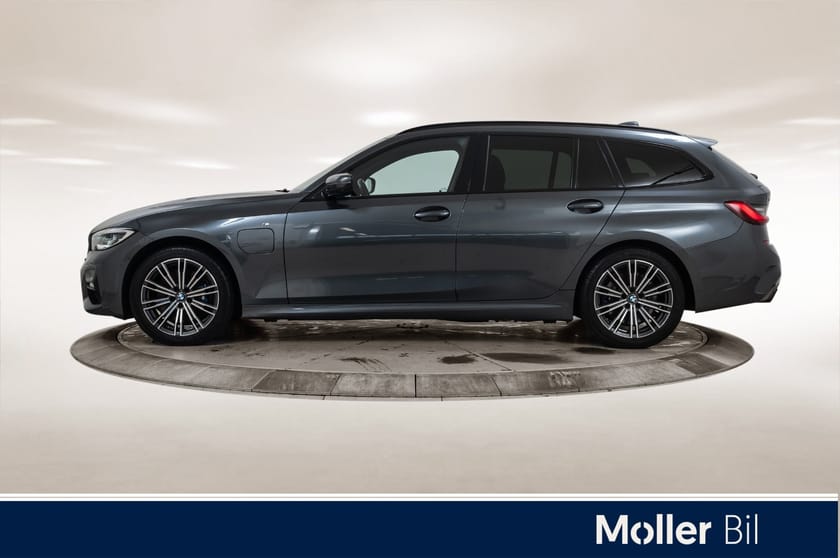 Bilde 2 av BMW 330e xDrive Touring